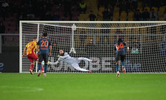 NAPOLI-SRUSIO-LECE-VANJA-ODBRANIO-PENAL-Sampion-slavio-minimalcem.jpg profimedia-1048530989.jpg