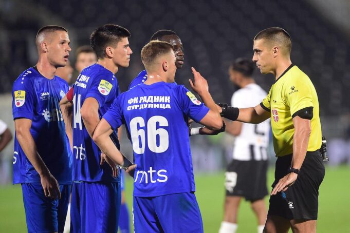 Trent Aleksander-Arnold na utakmici protiv Olimpika