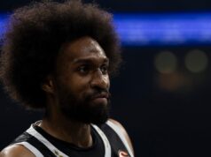 DŽABARI PARKER UŠAO U ŽESTOKU RASPRAVU SA MIRKOM OCOKOLJIĆEM?! Litvanski mediji tvrde: Došlo je do haosa u svlačionici Partizana posle epske bruke u Kaunasu! Nenad Stojaković na promociji kao trener FK Partizan
