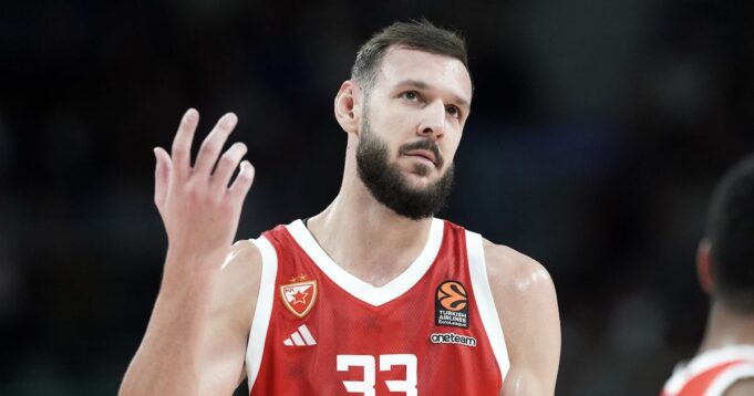 Uros-Plavsic-ponovo-blistao-njegova-ekipa-povela-u-velikom-finalu.jpg Uroš Plavšić ponovo blistao, njegova ekipa povela u velikom finalu i borbi za Prvu ligu Turske
