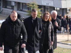 BRAT NEMANJE VIDIĆA ISPRAĆEN NA VEČNI POČINAK: Brojne ličnosti iz sveta fudbala i nekadašnji saigrači slavnog fudbalera došli na sahranu vidic-nemanja-67.jpg