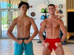 RONALDO OBJAVIO FOTOGRAFIJU SA SINOM, JEDAN DETALJ MNOGIMA JE ZAPAO ZA OKO! Posle lavine komentara Kristijano se opet oglasio i rešio sve dileme! pJ76mM7l
