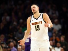 SKANDALOZAN KOMENTAR AMERIČKOG SPIKERA: U prenosu meča Jokića nazvao – debelim! Snimak izazvao lavinu reakcija! (FOTO) Nikola Jokić