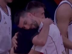 SCENA KOJA JE ODUŠEVILA SRBIJU! Avramović prišao Dobriću, izljubili se tri puta i zagrlili jako! Bratski pozdrav nekašanjih saigrača, ovo je lekcija mnogima! Povredio se i Ognjen Dobrić