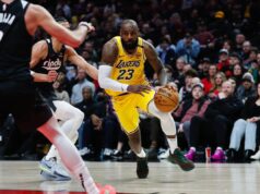 LEJKERSI MOGU I BEZ DONČIĆA! Slovenac propustio meč protiv Portlanda, Lebron Džejms upalio u petu brzinu i poništio odličan meč sina Zvezdine legende! (FOTO) dlvvpjbl