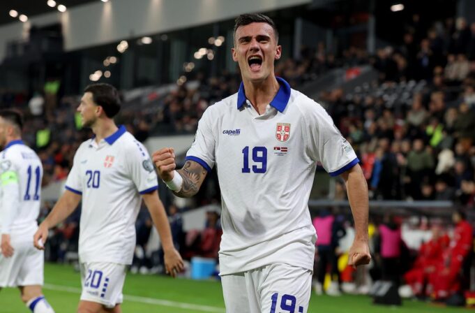 ALEKSANDAR-STANKOVIC-POSLE-DEBITANTSKOG-GOLA-Osecaj-koji-ne-mogu-da.jpg Aleksandar Stanković, Dejan Stanković