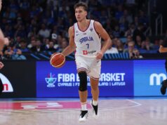 BOGDAN PRIČAO SA FATALNOM VODITELJKOM, PA JOJ ZAPEVAO ČUVENU GROBARSKU PESMU! Ovaj video će raspametiti navijače Partizana, a tek kad čuju kako priča o derbiju! Ivica Zubac
