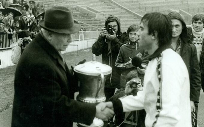 PARTIZANOV-JEDINI-EVROPSKI-TROFEJ-Dana-kada-je-Aca-Trifunovic-doneo.jpg PARTIZAN-ZVEZDA_50.JPG