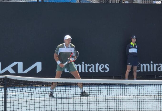 NAJVEĆI USPEH MEĐEDOVIĆA NA AUSTRALIJAN OPENU! Srbin posle tri sata borbe slomio Argentinca! Čeka ga pakao u drugom kolu!