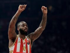 NAVIJAČI ZVEZDE U TRANSU – KODI MILER-MEKINTAJER POSLAO MOĆNU PORUKU NA SRPSKOM! Crveno-beli srušili Fener, Amerikanac se oglasio i sve oduševio! Tajson Karter na meču Crvena zvezda - Fenerbahče