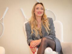 ZVALI SU JE RASTURAČICOM BRAKOVA, BILA JE U CENTRU EPSKOG SKANDALA, A SADA… Životna priča čuvene Hrvatice je MATERIJAL ZA FILM! PRELEPA HRVATSKA TENISERKA MLATI PARE VAN TERENA: Dona Vekić pokrenula svoj brend odeće, pravi sveće, ulaže u nekretnine...
