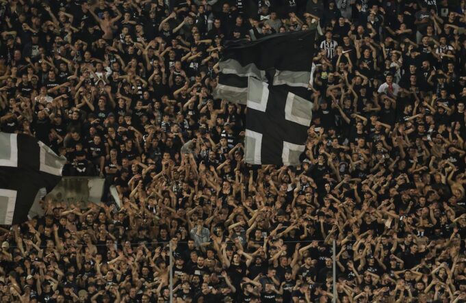 Fudbaleri Partizana posle meča sa AEK-om