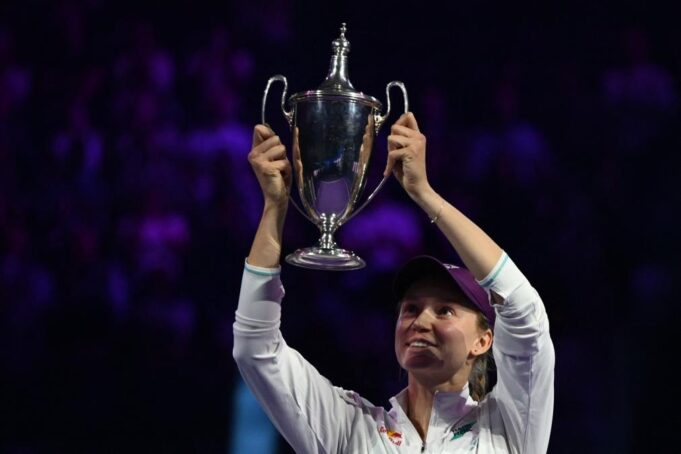 RIBAKINA PODIGLA PEHAR U RIJADU: Sabalenka poražena u finalu završnog WTA turnira
