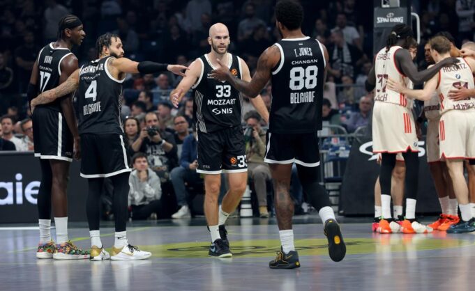 Džered Batler proslavlja trojku