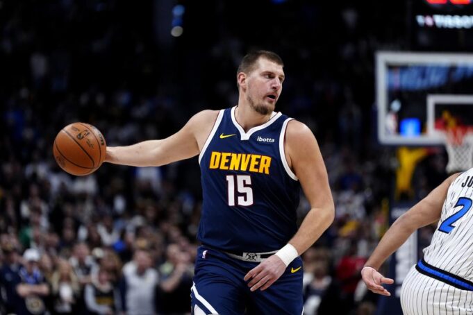 Nikola Jokić na meču Denver - Orlando