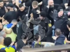 BRUTALNA TUČA! SEVALE PESNICE NA TRIBINI, SVETISLAV PEŠIĆ GLEDAO HOROR SCENE! Navijači Fenera napravili ogroman haos, pogledajte kako su se tukli! FOTO Nikola Kalinić i Isak Bonga na večitom derbiju