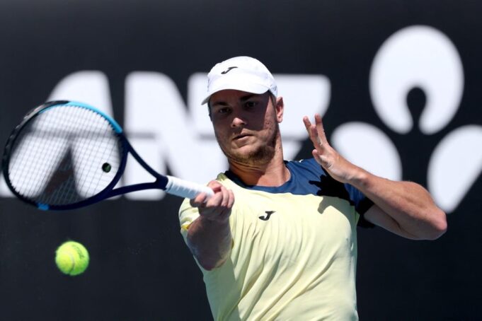 MIŠA ZAUSTAVLJEN NA STARTU: Kecmanović poražen u prvom kolu Monpeljea