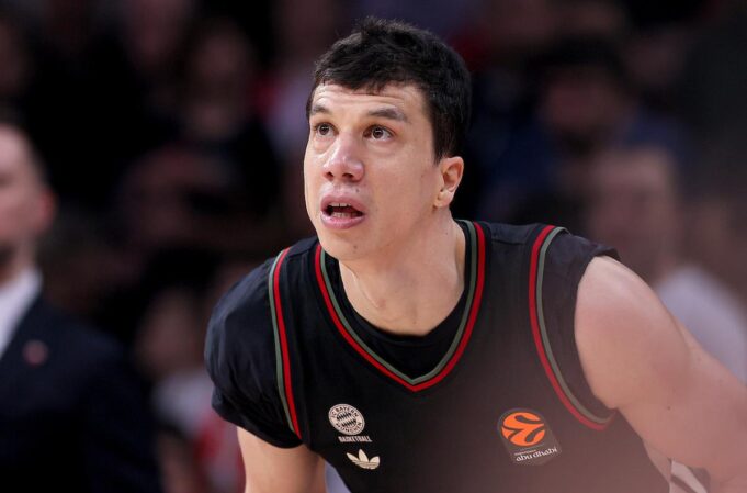 VLADIMIR-LUCIC-U-ZESTOKOJ-RASPRAVI-SA-NAVIJACIMA-CRVENE-ZVEZDE-Ovo.jpeg Džerdd Batler