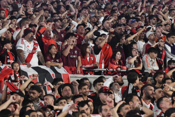 Navijači Letonije 5.jpg