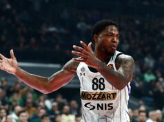 TAJRIK DŽONS PONOVO NAPRAVIO HAOS! Dva puta se oglasio na društvenim mrežama, pa OBRISAO SPORNE OBJAVE! Šta se dešava sa centrom Partizana?! (FOTO) Tajrik Džons KK Partizan
