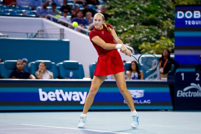 PREKINUT NEVEROVATAN NIZ NOVOG TENISKOG ČUDA! Mlada Mira eliminisana u Majamiju!