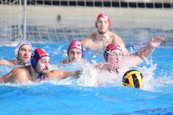 ZVEZDA-PORAZENA-NA-STARTU-Crveno-beli-izgubilli-od-Italijana-i-znatno.jpg vk radnicki radomir drasovic.jpg