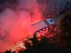 UŽIVO: Spektakularna žurka na ulicama Novog Pazara! Nezapamćena ludnica – CEO GRAD slavi Evropu s fudbalerima! Glb07mBe