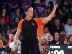 SKANDALOZNA ANA PANTER: Isključila Hezonju koji je doživeo pomračenje, a faul koji je svirala nad Majkom Džejmsom je za anale! (FOTO) veB5YK4J