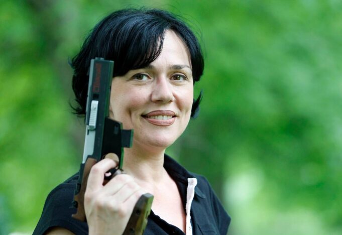 sport-pistolj-zene-baku-2023.jpg