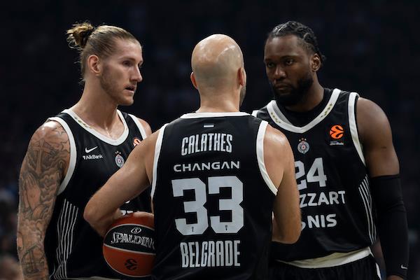 NI-KLADIONICE-NE-VERUJU-CRNO-BELIMA-Partizan-potcenjen-pred-gostovanje-Dubaiju.jpg Crvena zvezda i Partizan