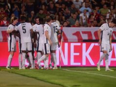 Deklan Rajs budući kapiten Engleske Aleksandar Mitrović posle utakmice protiv Engleske
