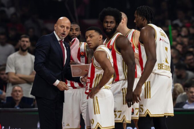 Džered Batler u duelu sa Lukom Dončićem