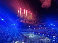 SPEKTAKL PRED START AUSTRALIJAN OPENA! Legende odigrale meč za pamćenje, Federer i Agasi napravili šou SPEKTAKL PRED START AUSTRALIJAN OPENA! Legende odigrale meč za pamćenje, Federer i Agasi napravili šou