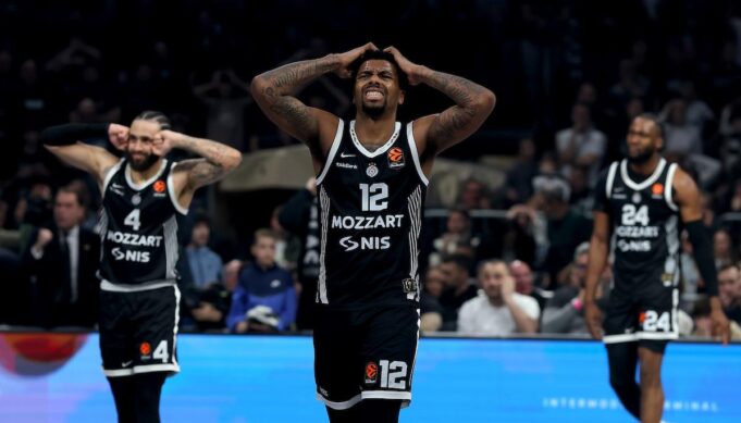 EFES-PARTIZAN_168.JPG