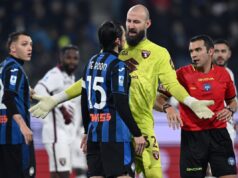 EPSKI SKANDAL U ITALIJI! Srpski golman usred meča najbrutalnije vređan, a kada se obratio navijačima dobio je žuti karton! xe4G4DBJ