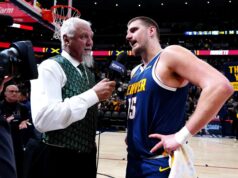 IZJAVA NIKOLE JOKIĆA KOJA JE ODJEKNULA PLANETOM! Srbin ispisao istoriju NBA lige, pa otvorio dušu: Spomenuo decu, lovačke priče i kraj karijere! (FOTO) Nikola Jokić na meču Denver - Orlando