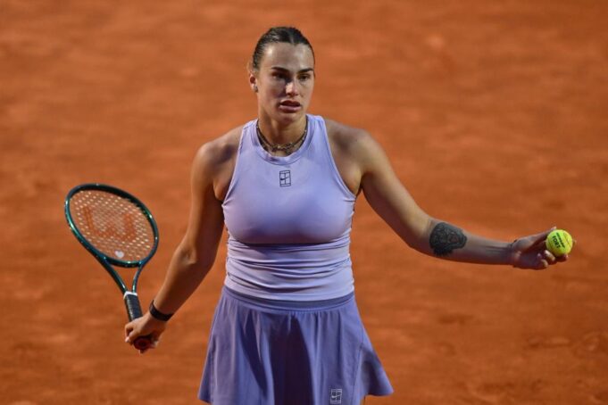 PROSTAČKI ISPAD SABALENKE ZGROZIO TENISKI SVET! Izgubila živce pa žestoko opsovala navijača usred meča! (VIDEO)