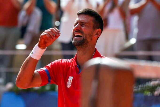 ĐOKOVIĆ ODIGRAO JEDAN OD MEČEVA KARIJERE, POBEDIO ALKARAZA I KOMPLETIRAO TENIS! Novak je zacrtao svima da je najveći svih vremena, Španac ostao nemoćan