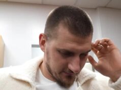 NOVINARI REŠETALI JOKIĆA POSLE RETKO VIĐENOG IZDANJA: Morao da objašnjava i zašto nogom šutira loptu! WJaXqaMl