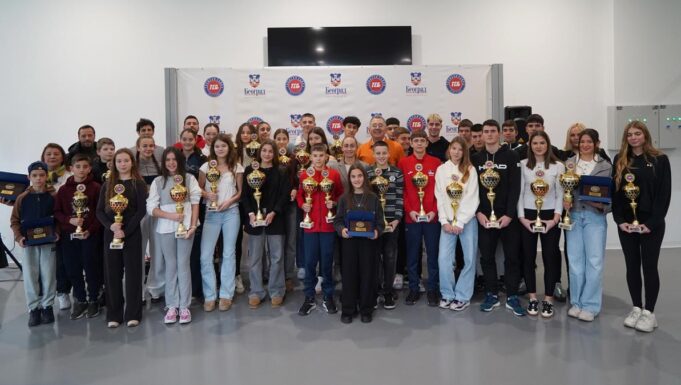 TENISKI-SAVEZ-BEOGRADA-NAGRADIO-NAJBOLJE-U-2025-GODINI-Aleksandra-Krunic.jpg TENISKI SAVEZ BEOGRADA NAGRADIO NAJBOLJE U 2025. GODINI: Aleksandra Krunić delila vredna priznanja
