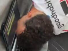 ČUVENI HRVATSKI FUDBALER DOŽIVEO BIZARAN INCIDENT! Namestio gol, prevrnuo se preko reklama, pa zakucao u laptop Screenshot 2025-08-04 141431.jpg