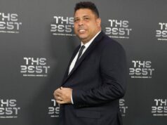 RONALDO PRODAJE VLASNIČKI UDEO U VALJADOLIDU: Navijači isterali svoje – Brazilac više neće biti deo kluba WJaXkwRl