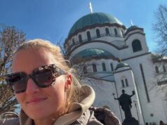 POVRATAK KORENIMA: Bivša grend slem šampionka pozirala ispred hrama Svetog Save, pa poslala moćnu poruku! Odmah se javio i Nole POVRATAK KORENIMA: Bivša grend slem šampionka pozirala ispred hrama Svetog Save, pa poslala moćnu poruku! Odmah se javio i Nole