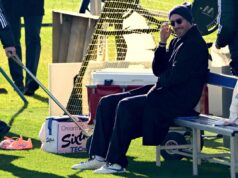 PRVA FOTKA VLAHOVIĆA POSLE OPERACIJE UZDRMALA JAVNOST: Srpski napadač na štakama posmatrao trening Juventusa! (FOTO) Dušan Vlahović Kviča Kvarackhelija Viktor Osimhen Dominik Sobošlai