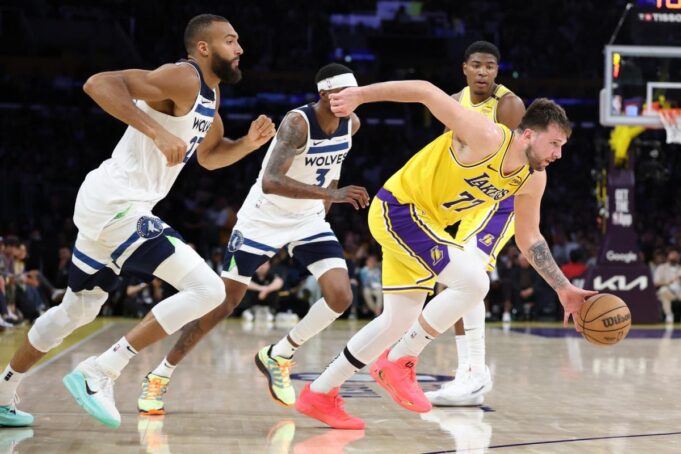 FANTASTICNI-LUKA-DONCIC-UNISTIO-VUKOVE-Lejkersi-izjednacili-u-seriji-protiv.jpg j8NV4n58