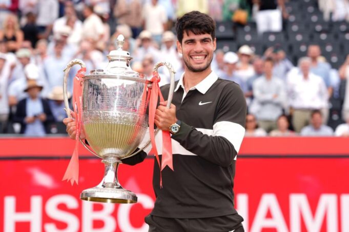 NEPOBEDIVI ŠPANAC PONOVO ŠAMPION: Alkaras osvojio titulu na londonskom Kvinsu - sa nestvarnim nizom pobeda ide na Vimbldon!