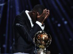 NAJEMOTIVNIJA SCENA SA DODELE ZLATNE LOPTE! Dembele drhtavim glasom spomenuo majku i potpuno se slomio – nije mogao da zaustavi suze! Usman Dembele