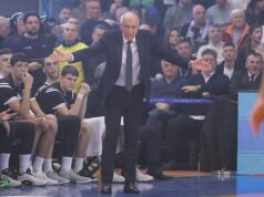 ŽELJKO OBRADOVIĆ BLJUVAO VATRU POSLE FINALA! Razapeo celu organizaciju, sudije, delegata… Nikad brutalnija konferencija: Ma, neverovatno šta su oni svirali?! dlvvrXBl