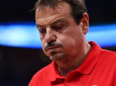 TRAGEDIJA ERGINA ATAMANA: Trener Panatinaikosa prolazi kroz najteže trenutke Ergin Ataman na meču Partizan - Panatinaikos