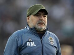 POČELO SUĐENJE LEKARIMA OPTUŽENIM ZA MARADONINU SMRT: Neurohirurg, psihijatar i još 5 osoba optuženi za ubistvo iz nehata oJwnW1ol